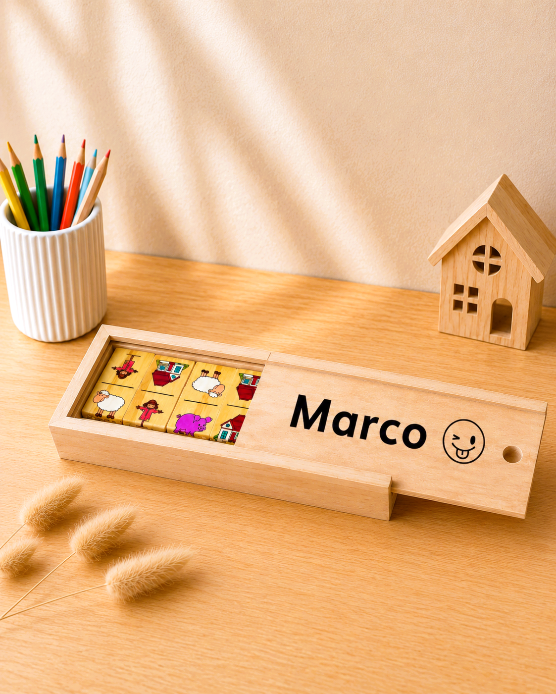 dominó infantil con tapa personalizada con fondo neutro