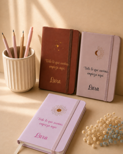 libretas coleccion moon de diferentes colores con fondo neutro