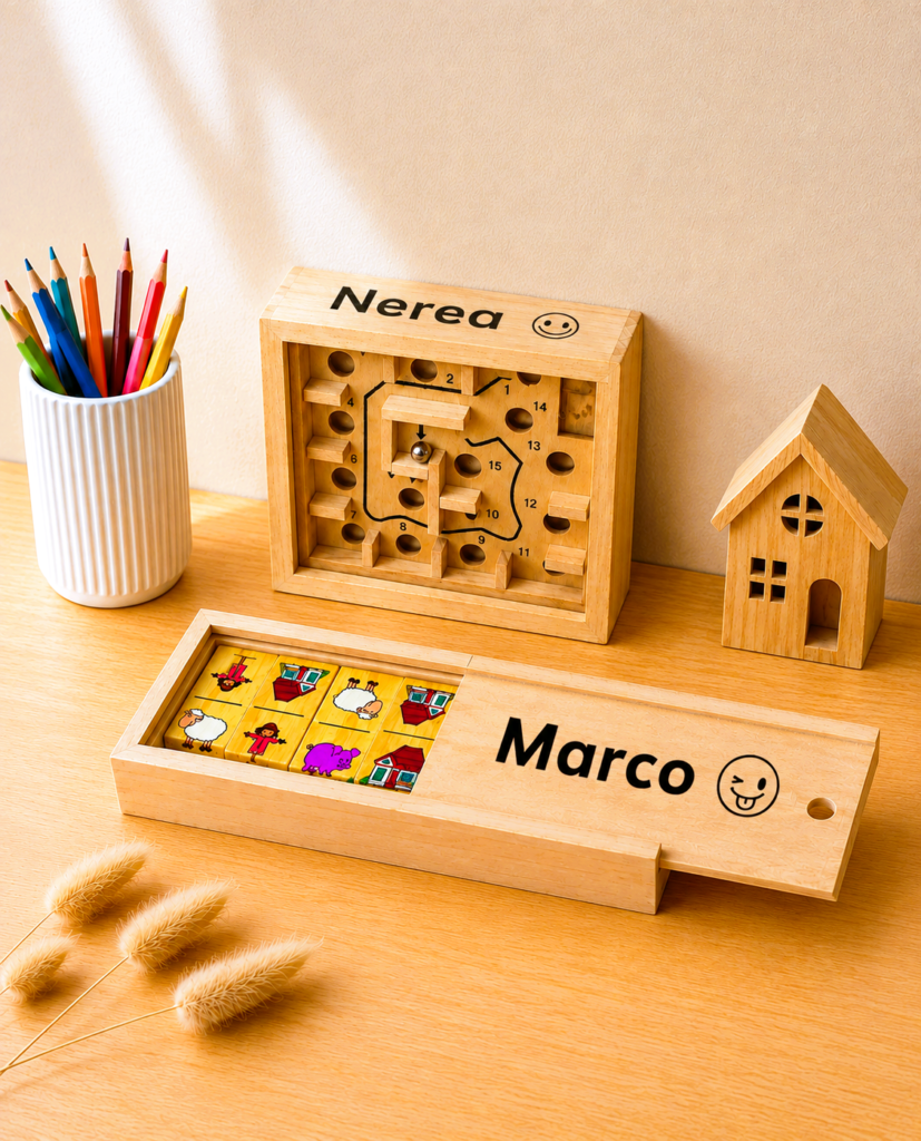 juegos populares de niños de madera con fondo neutro