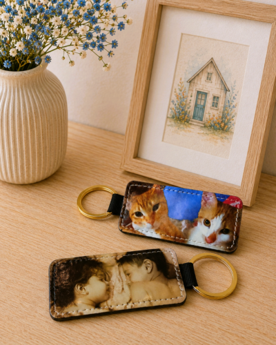 llavero rectangular con foto personalizada con fondo neutro