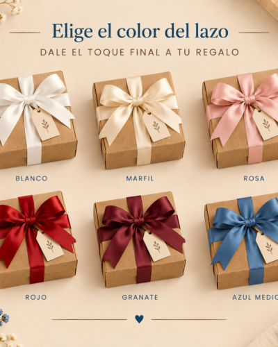 Cajas de regalo envueltas con papel kraft y lazos de diferentes colores
